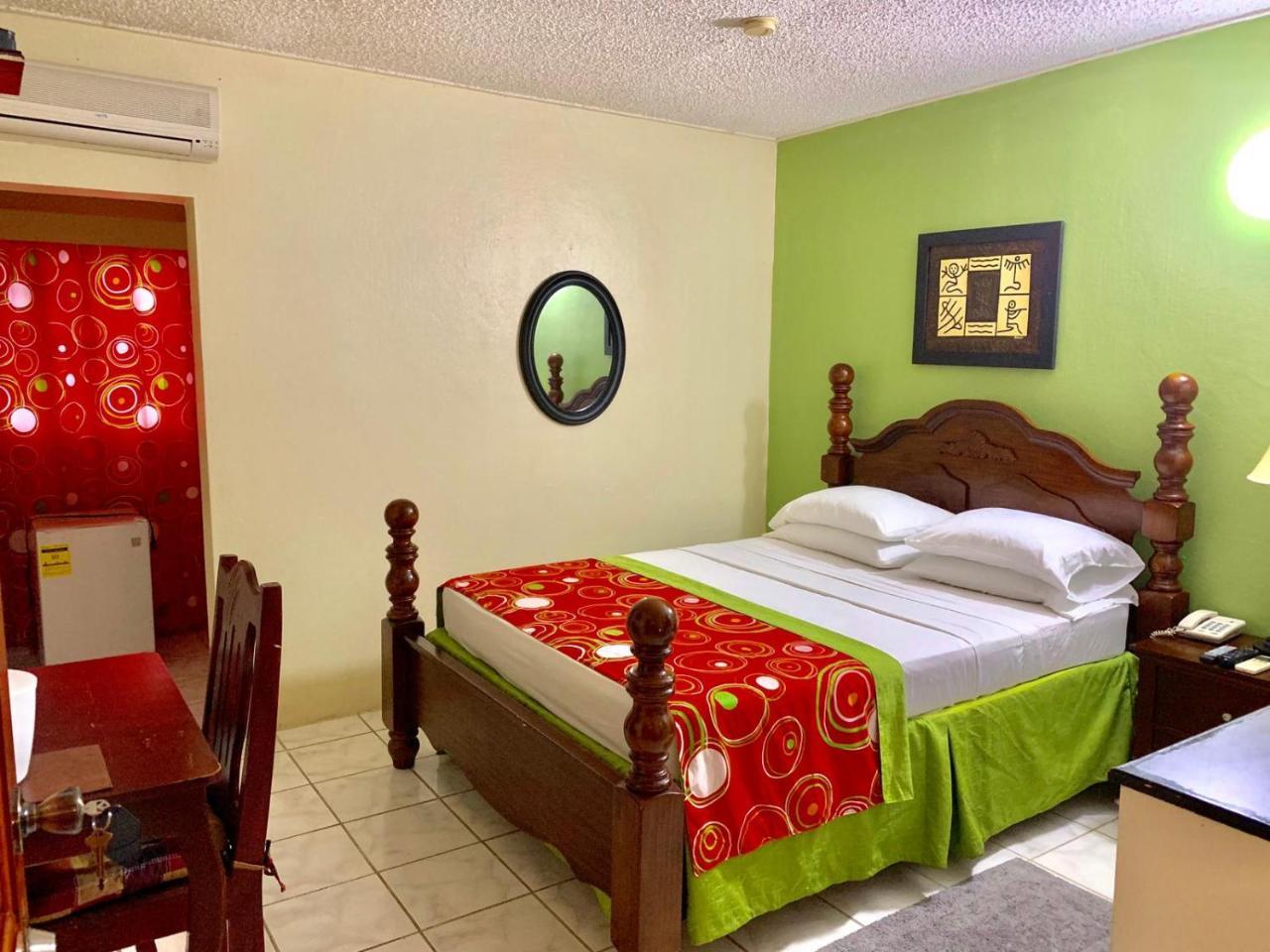 Seaview Inn Бастер Екстериор снимка